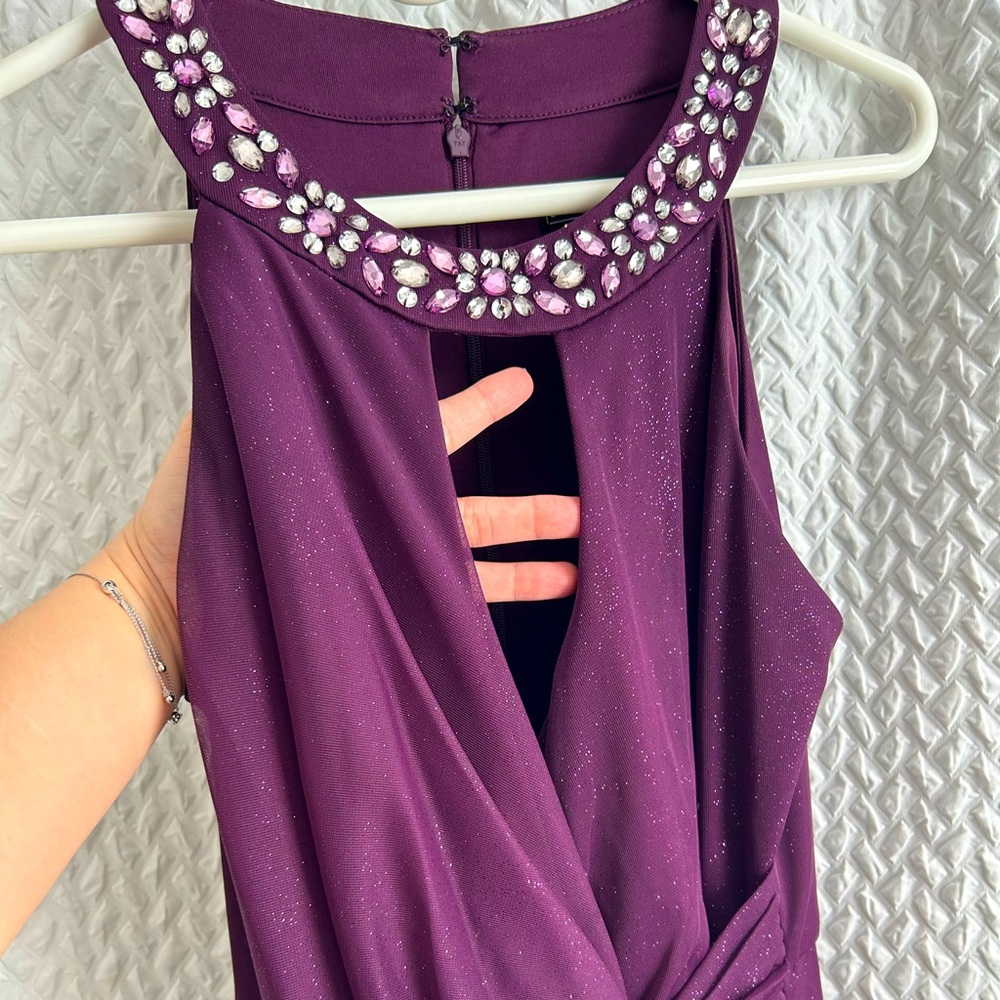 Woman’s size 10.Floor length w/side slit evening dress.Great for prom or wedding